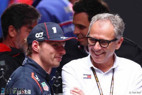 Max Verstappen, Stefano Domenicali, Melbourne, 2025