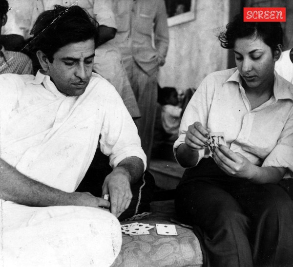 Nargis had stopped taking on work that took her away from Raj Kapoor