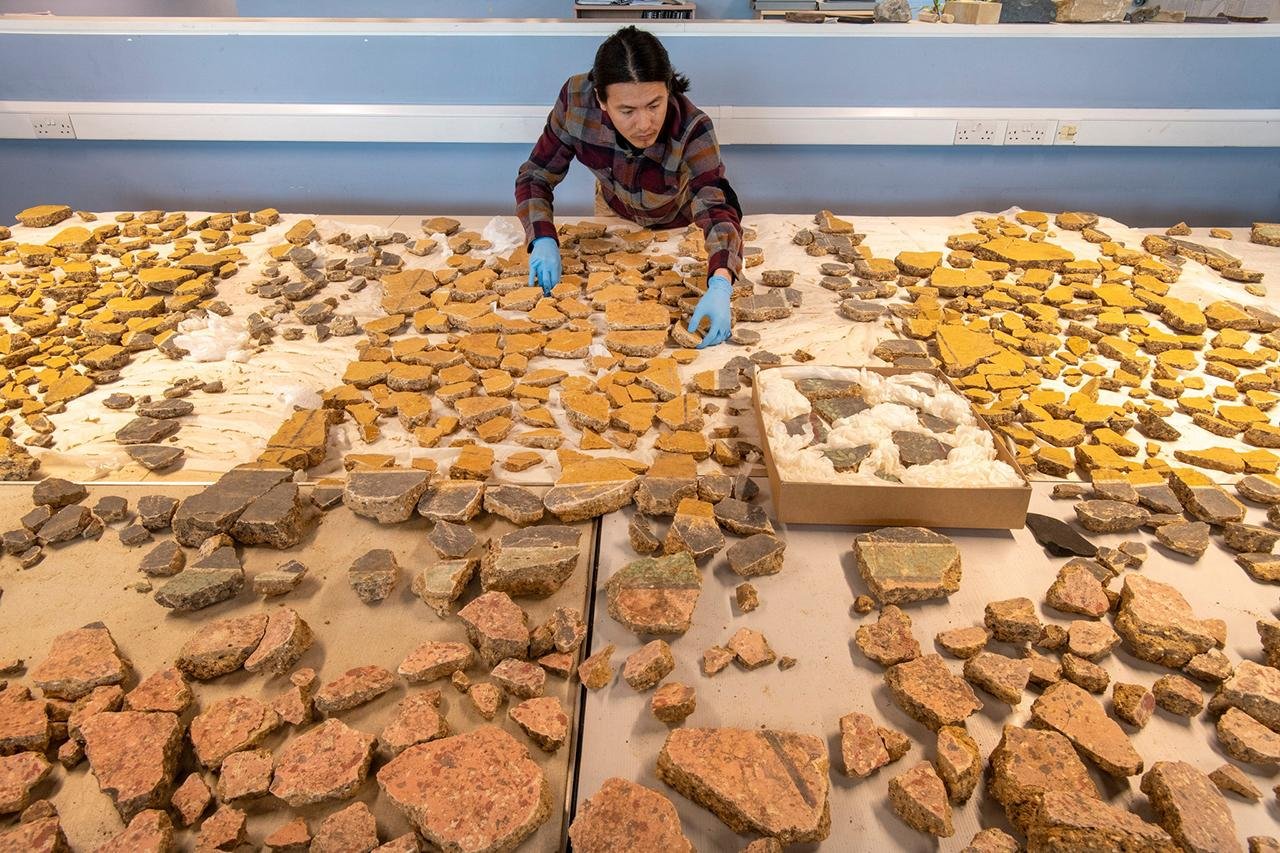 2,000-year-old wall paintings unearthed in ‘Beverly Hills of Roman London’