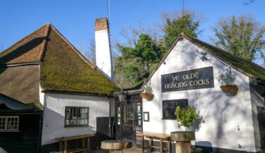 Britain's Oldest Pub Is Less Than An Hour From London