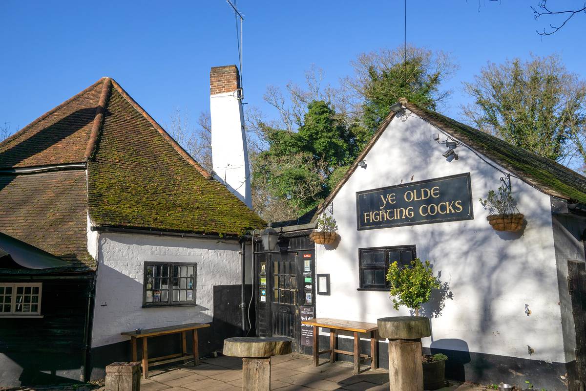 Britain's Oldest Pub Is Less Than An Hour From London