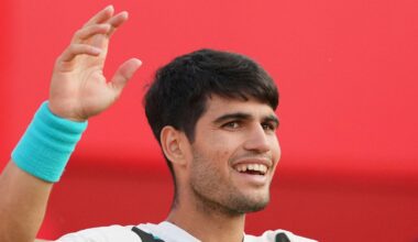 Carlos Alcaraz of Spain celebrates winning match point against Jaume Munar of Spain, during the Queen's Club Tennis Championships in London, Thursday, June 19, 2025. (AP Photo/Kirsty Wigglesworth)