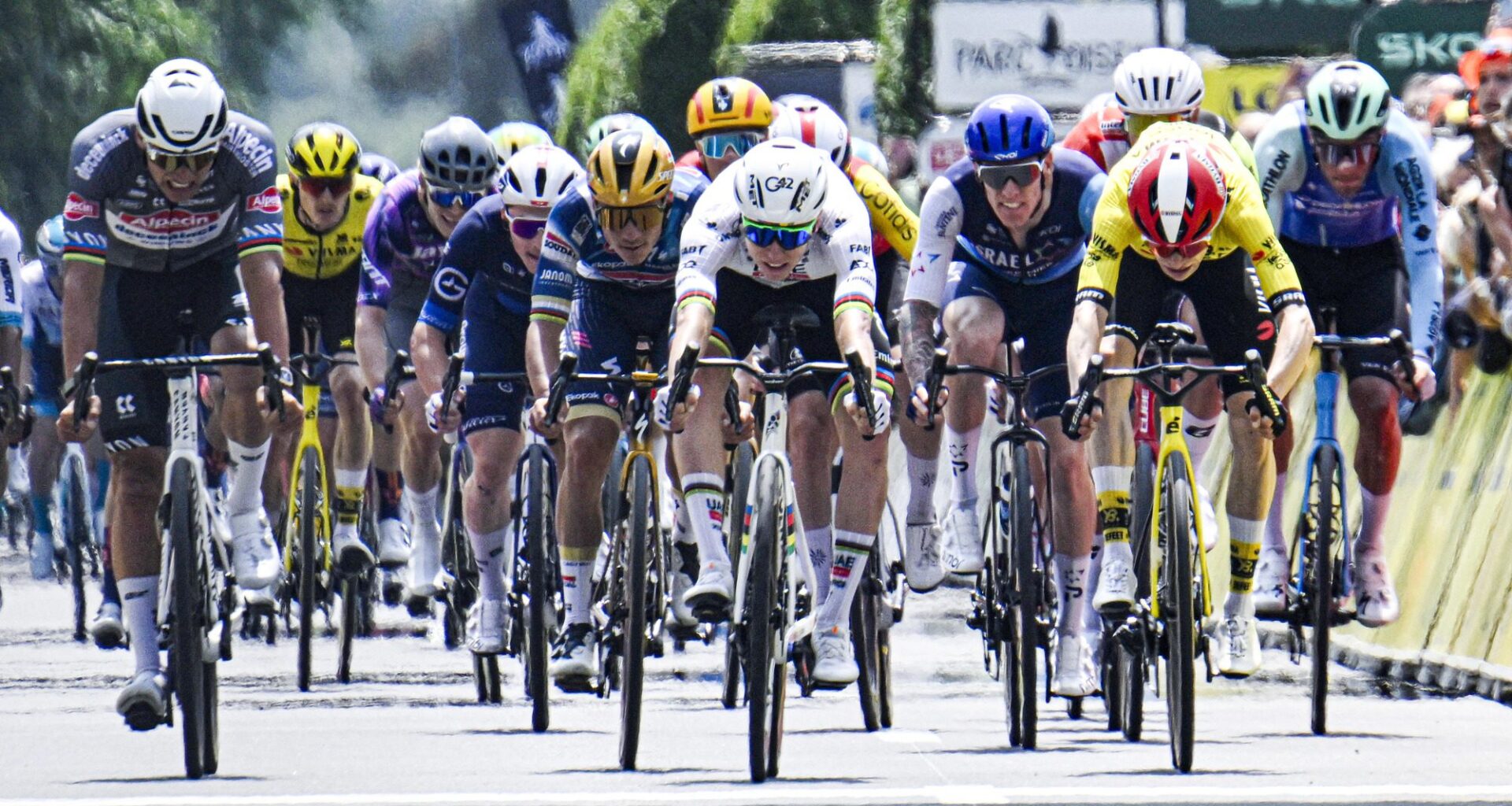 Stewart narrowly misses the win on opening day at Critérium du Dauphiné