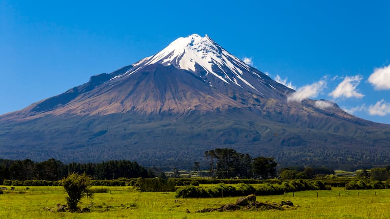 Taranaki Maunga and Panitahi