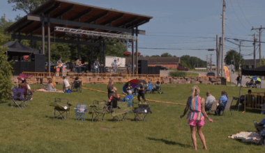 Benefit concert held in London to raise money for tornado victims