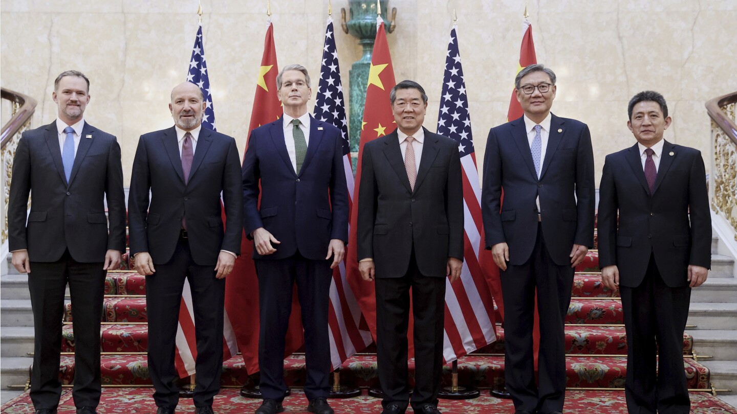 US and China agree on 'framework' on trade at London talks