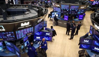Stocks will rally despite extended dollar declines, markets survey finds