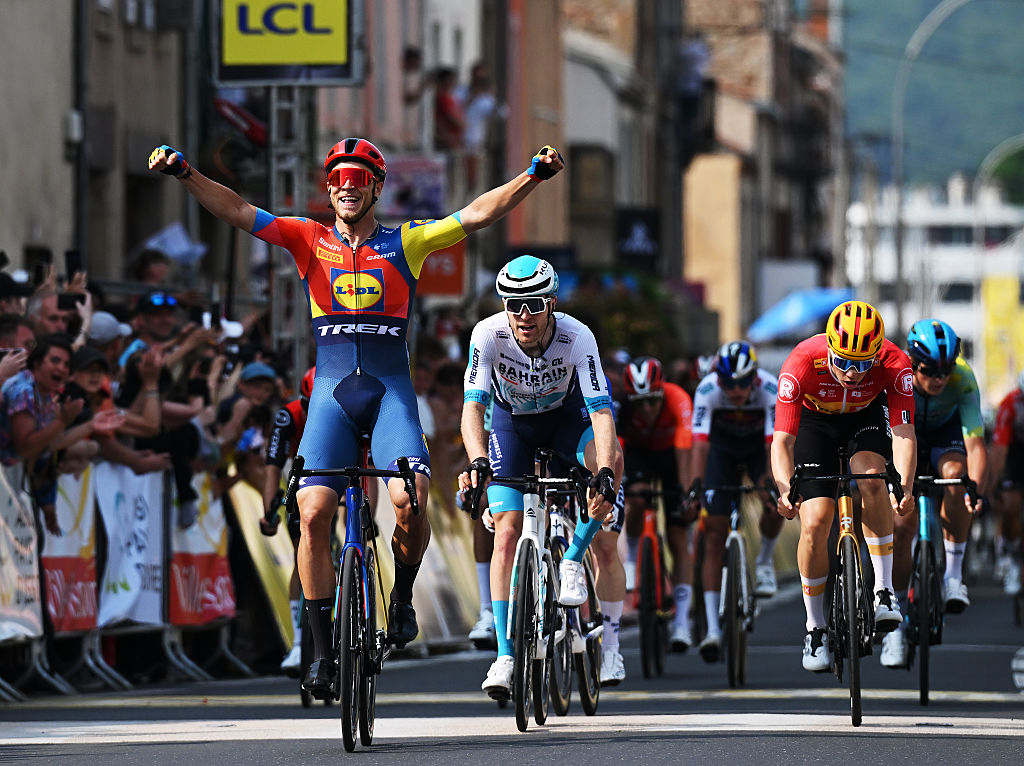 2025 Criterium du Dauphiné stage 2: Jonathan Milan (Lidl-Trek) takes the win