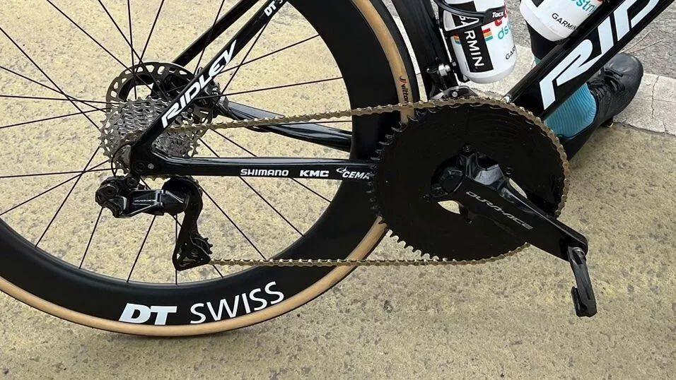 Victor Campenaerts' 62T chainring at Omloop Het Niuewsblad (credit - Steve Chainel)