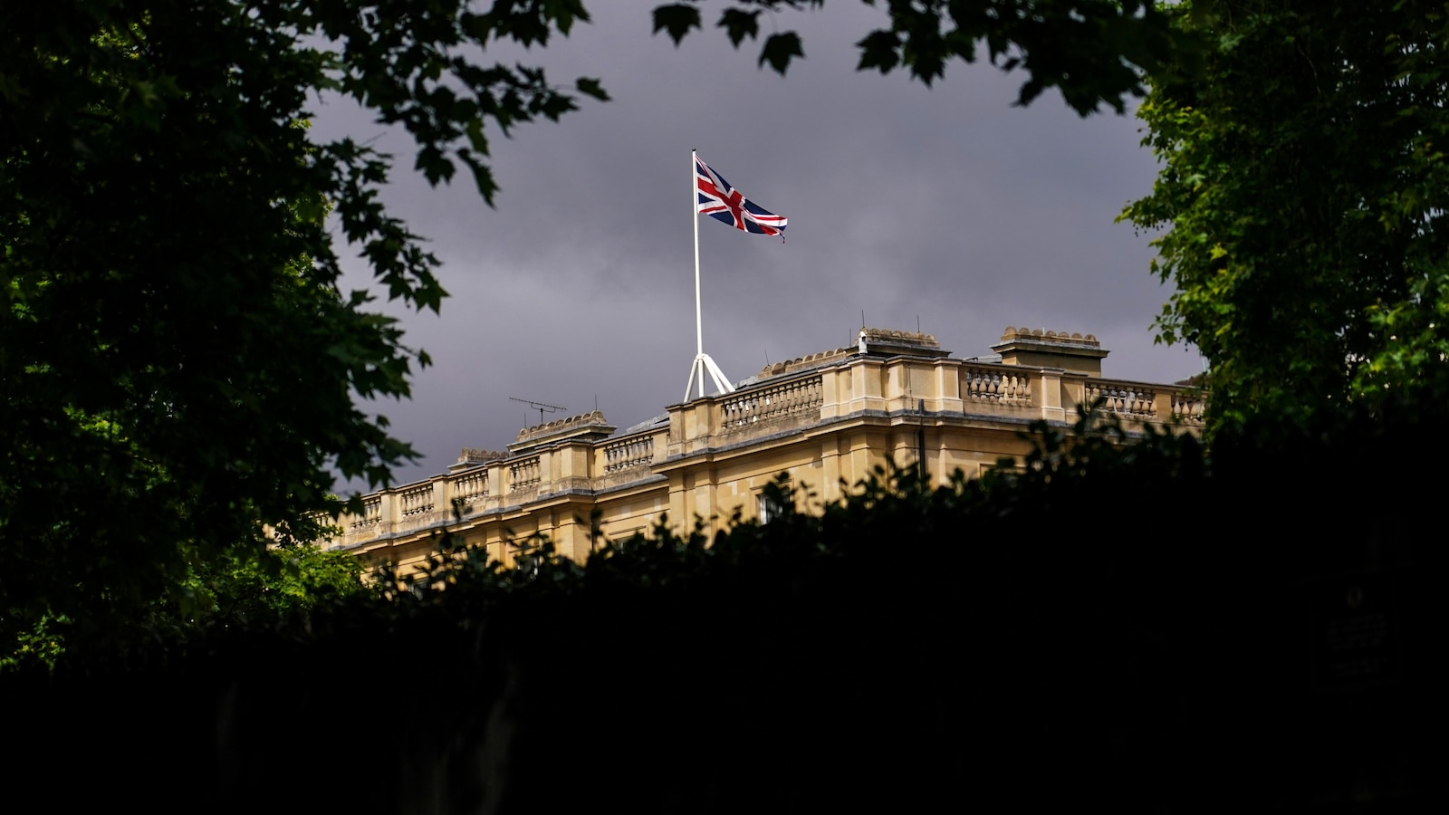 US-China trade talks in London enter their second day