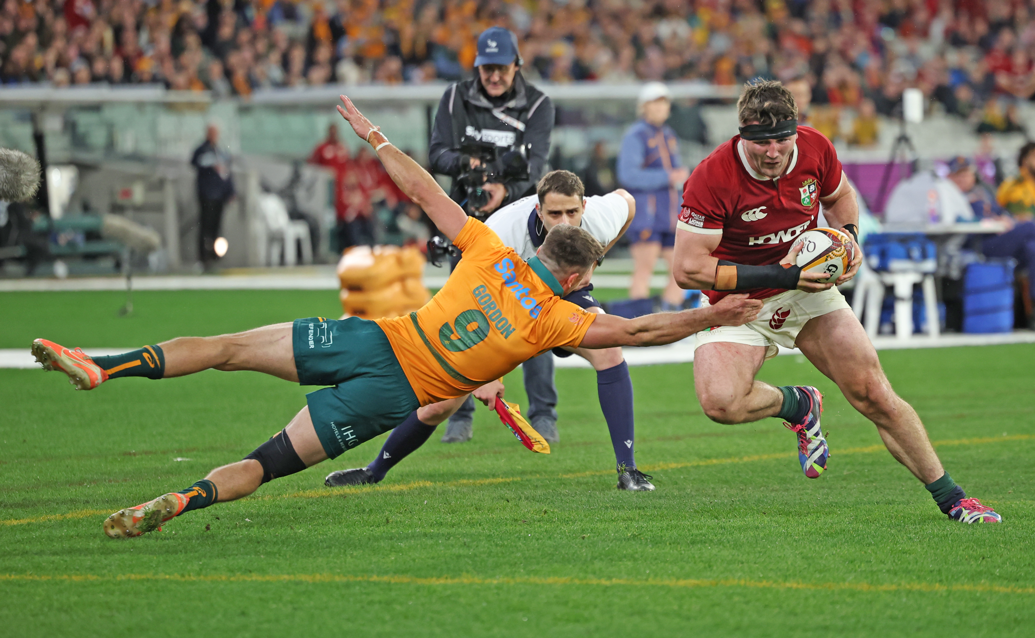 Wallabies v British & Irish Lions. 2nd Test. Melbourne Cricket Ground. Including  Tom Curry try and celebration. Bundee Aki surging run forwards. Owen Farrell with Finn Russell after pin-point kick to the corner Frame-by-frame sequen