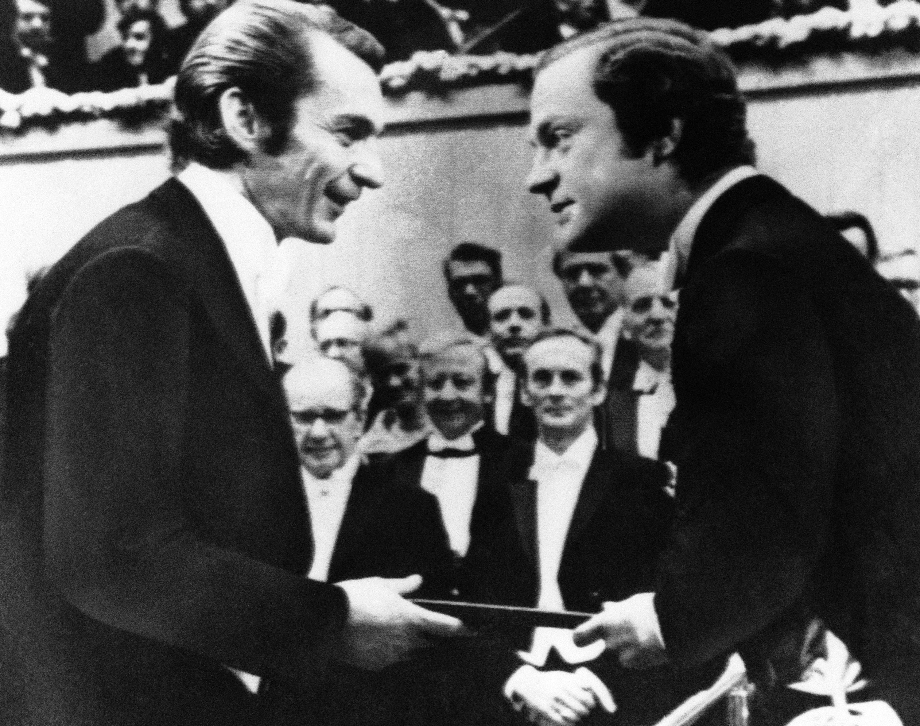 Ivar Giaever receiving his Nobel Prize in Physics.