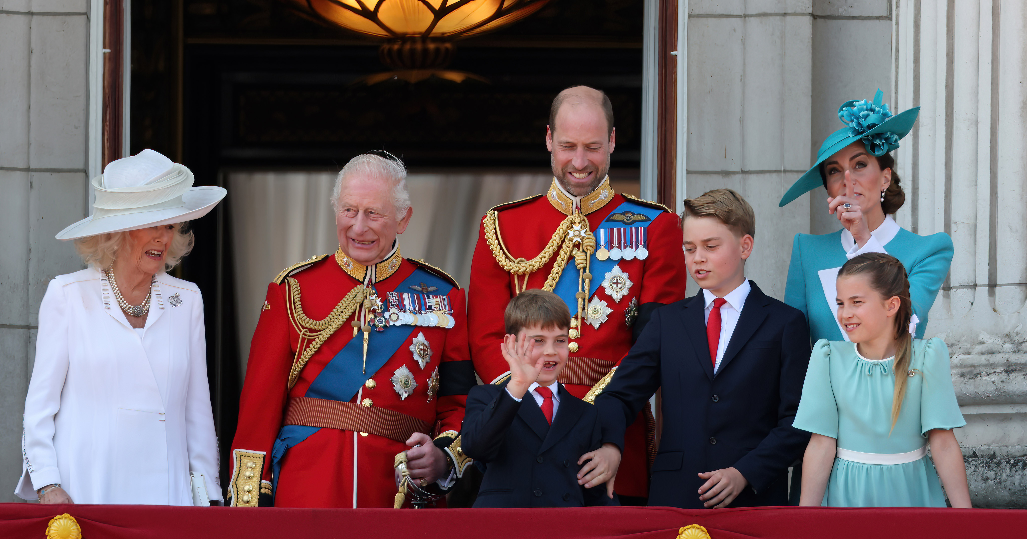 The Royal Family on the Buckingham Palace balcony.