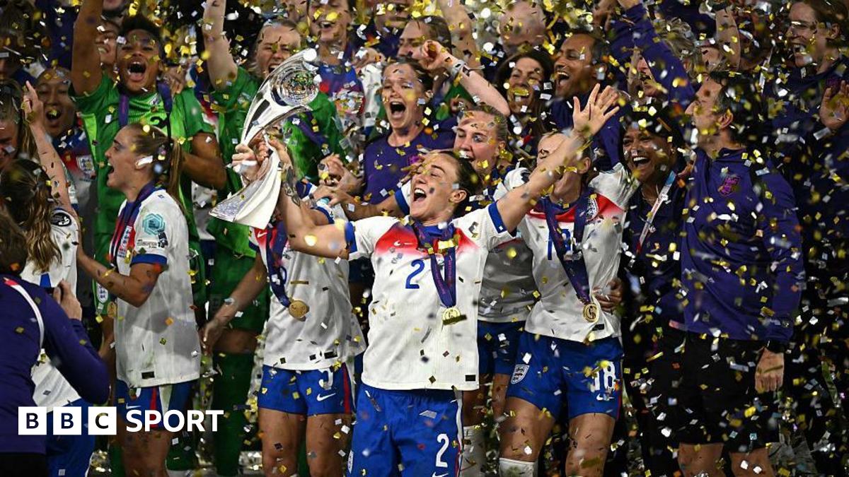 England lift the Euro 2025 trophy