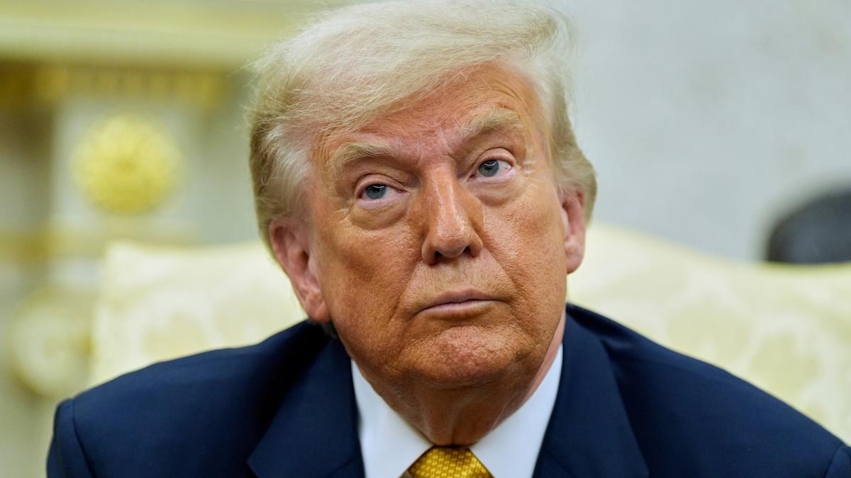 London stocks slip after reports that Trump will fire Federal Reserve boss