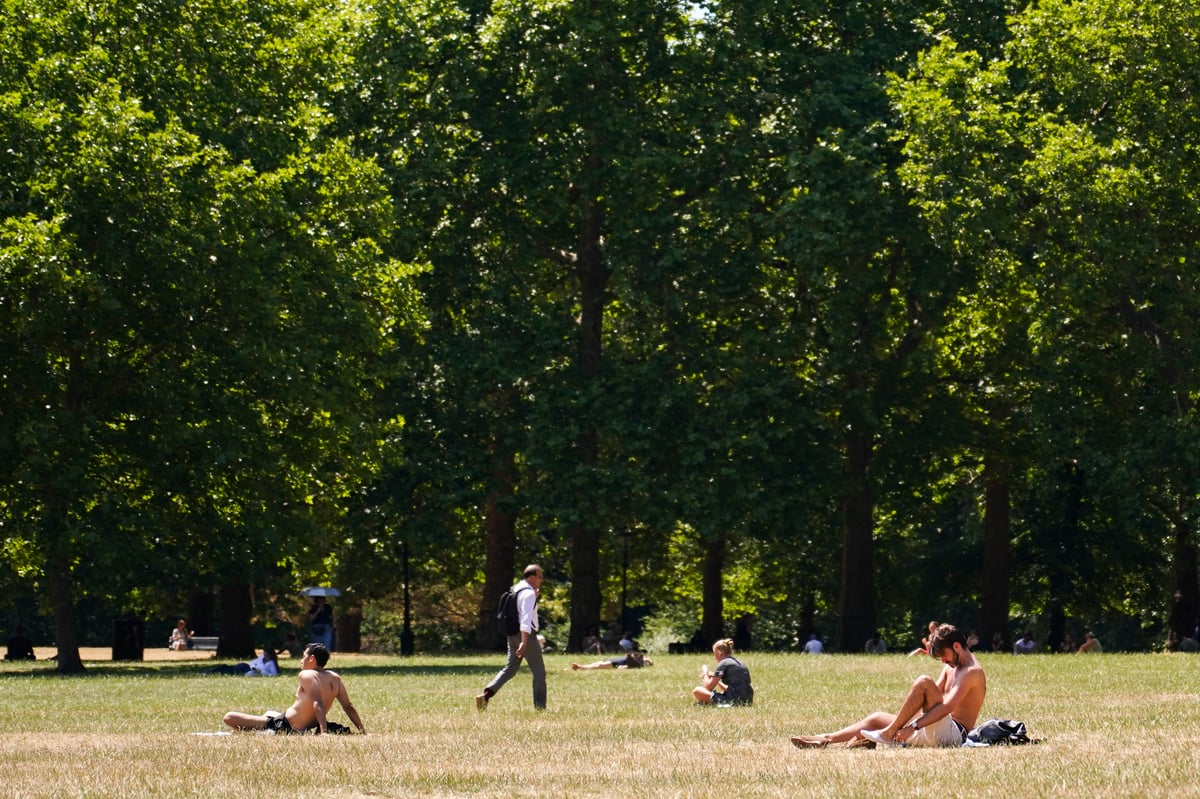 London braces for third 30C scorcher after brief weekend cool-down