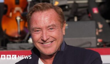 Riverdance star considers Irish presidential bid