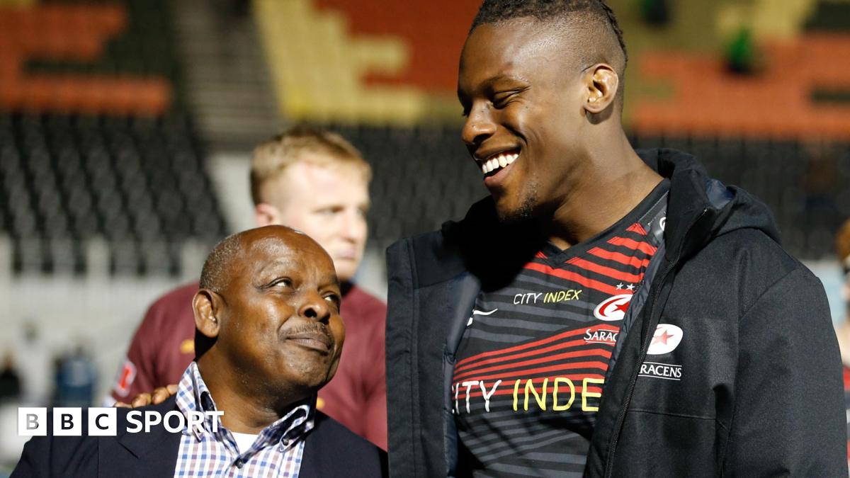 Floyd Steadman looking up at Maro Itoje