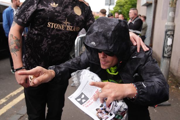The leaflet called for Mo Chara's charges to be dropped