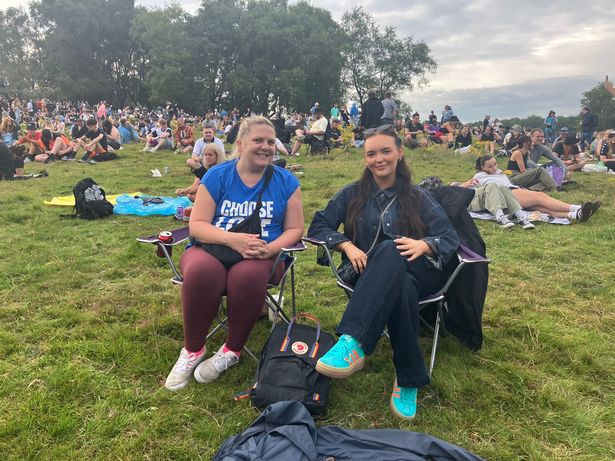 Beccy Dures and Bella Dures-Varle at Gallagher Hill