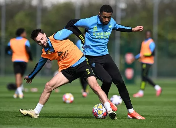 LONDON COLNEY, ENGLAND - MARCH 26: (L-R) Fabio Vieira and Reiss Nelson of Arsenal during a training session at Sobha Realty Training Centre on March 26, 2024 in London Colney, England.  (Photo by Stuart MacFarlane/Arsenal FC via Getty Images)