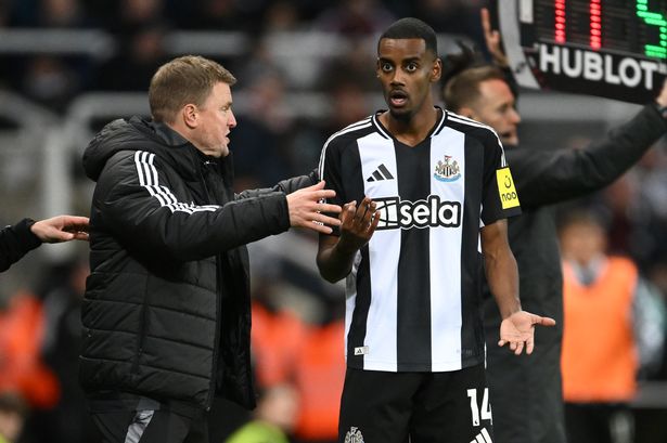 Eddie Howe with Alexander Isak