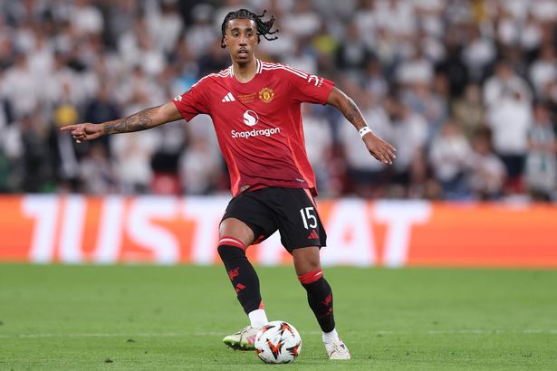 Leny Yoro in action for Manchester United in the Europa League final.