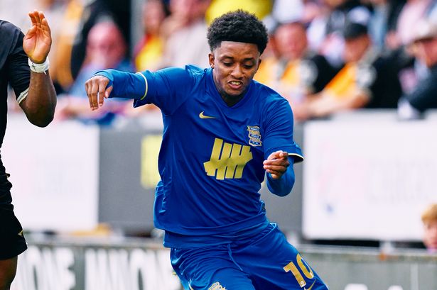 Demarai Gray in action on his Birmingham City return against Burton Albion. Credit: BCFC.com
