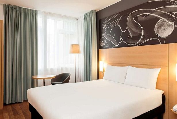 Ibis Edinburgh Centre South Bridge guest room