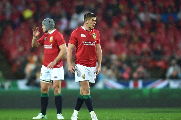 Jonathan Davies and Owen Farrell 