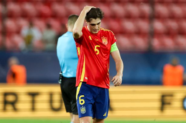Valencia star Javi Guerra has been linked with Manchester United.
