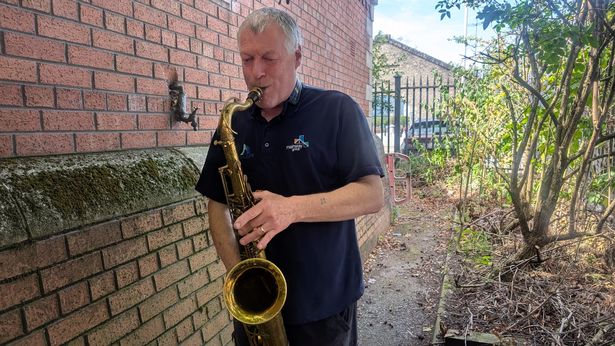 Liverpool's hidden saxophone player Tony Ryder