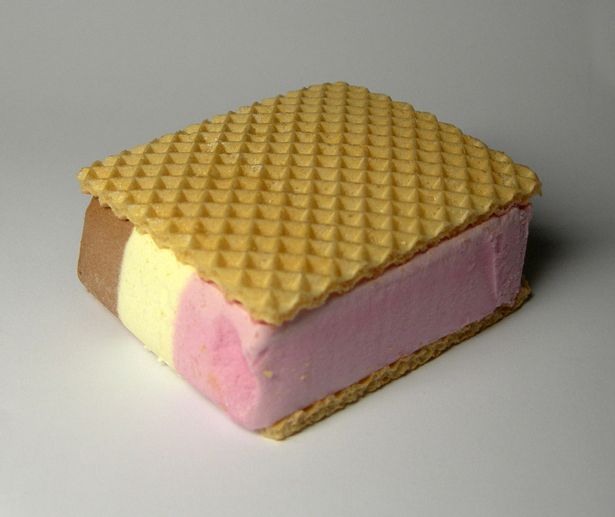 Neopolitan ice cream wafer