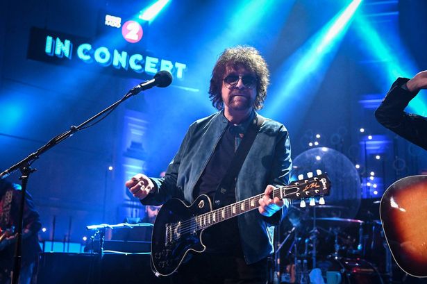 Jeff Lynne shared a sad health update with fans in Manchester