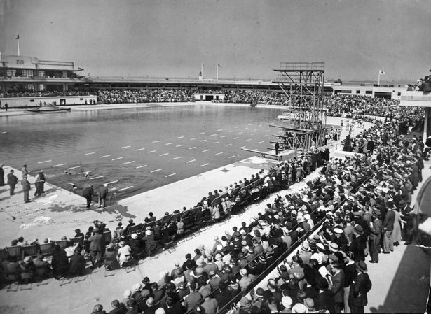 The opening of The New Brighton Derby Lido in 1934
