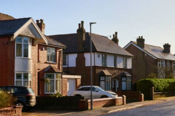 Drivers with cars parked on driveways face £100 fines in UK crackdown