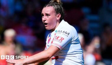 St Helens player Luci McColm in kicking action.