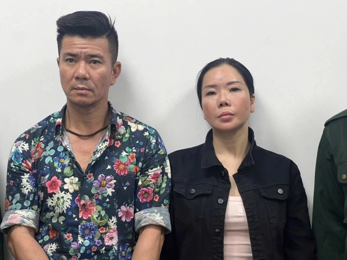 Le Van Dong (L) and Nguyen Mai Anh. Photo by Ngoc Bich