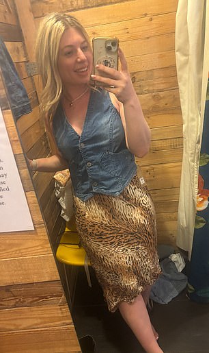 She says: ¿When you're trying stuff on, try a couple of different shapes of the same item on, and then you'll know when you find the right one¿