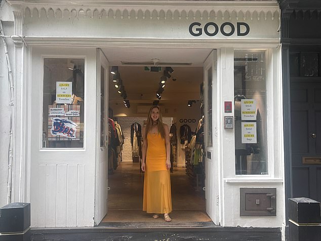 Sian Clarke, who has styled the likes of Lorraine Kelly and Sarah Pascoe, takes Hayley Minn to London¿s Covent Garden, as part of an Airbnb Experience. She exclusively reveals her top tips for vintage shopping - including where to go for the best finds