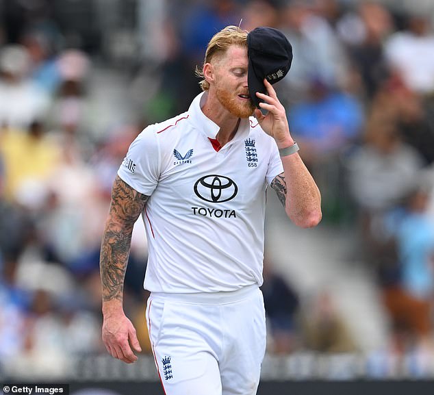 The England captain grimaced between deliveries and barely used his right hand while fielding — but refused to take himself off