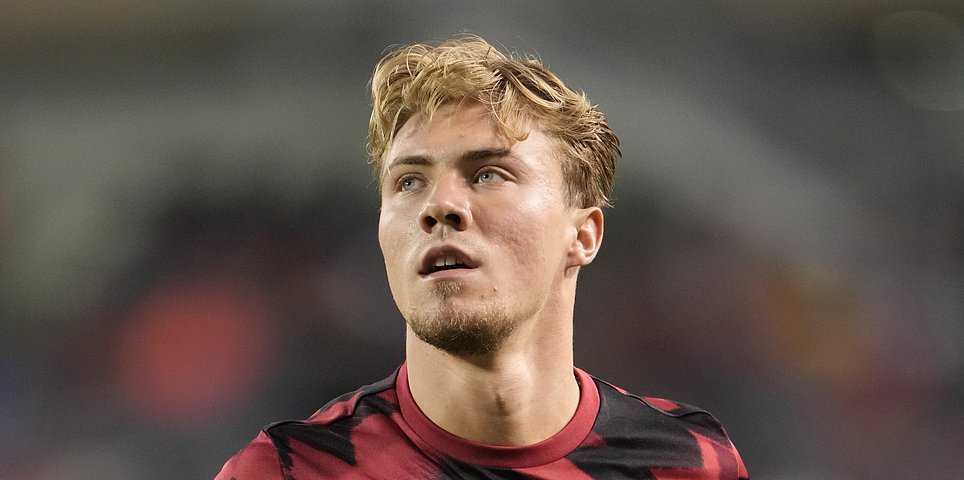 Manchester United vs Bournemouth: Live score, team news and updates as Rasmus Hojlund opens the scoring early on