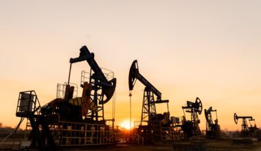 Oil prices steady as mixed US economic news offsets new EU sanctions on Russia