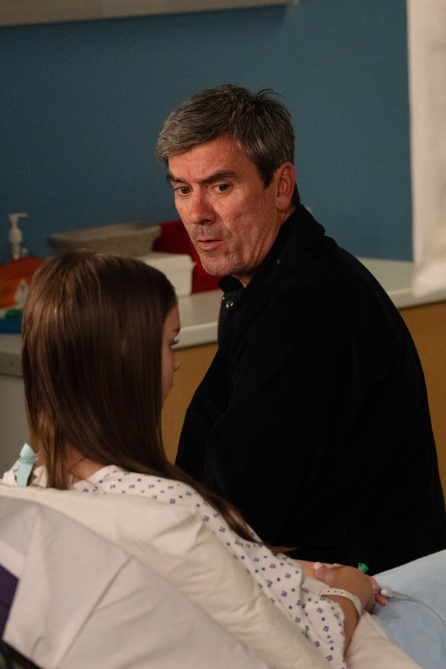 Cain speaks to Sarah in hospital in Emmerdale