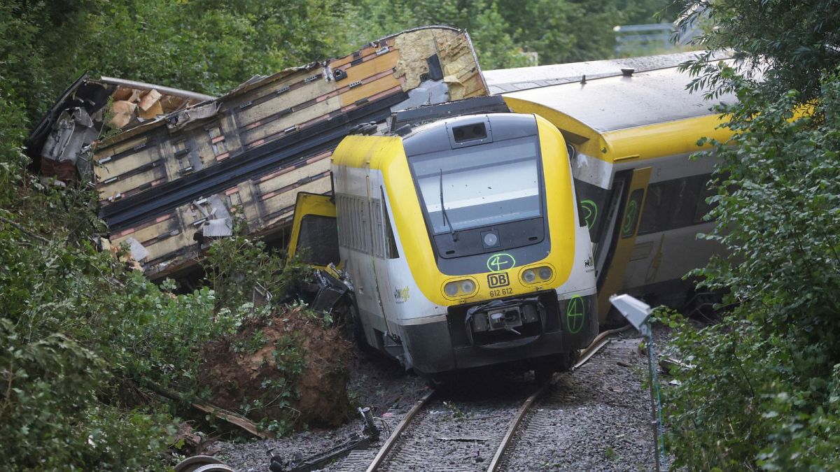 Video. Germany: 3 dead, several injured in regional train accident