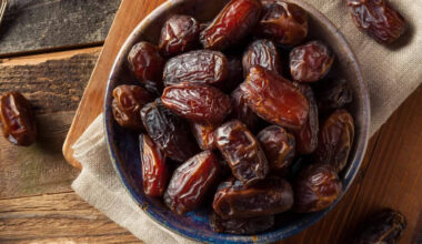 What happens when you consume Desi Dates (Khajoor) during monsoon and the right way to consume them