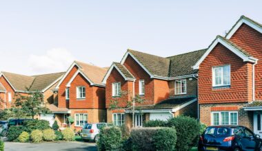 UK house prices expected to rise but market continues to face uncertainty