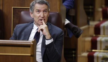 Spain’s right eyes no-confidence vote as Sánchez ally jailed