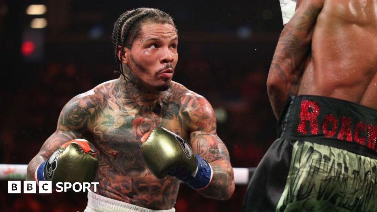 Gervonta Davis prepares to throw a punch during his fight with Lamont Roach Jr