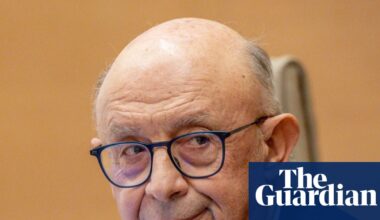 Spain’s People’s party hit by alleged multimillion cash-for-favours scandal | Spain